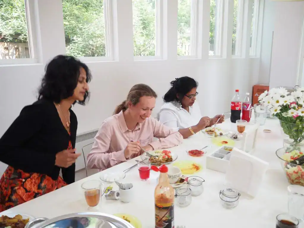 Biologische en fairtrade producten, inclusief diverse smaakjes thee, koude dranken en Nespresso koffie.