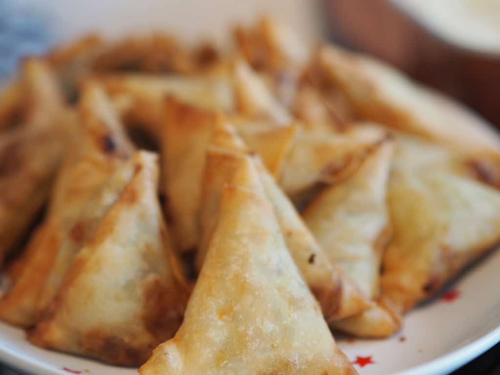 Vegan hapjes bij kleine vergaderruimte Den Haag